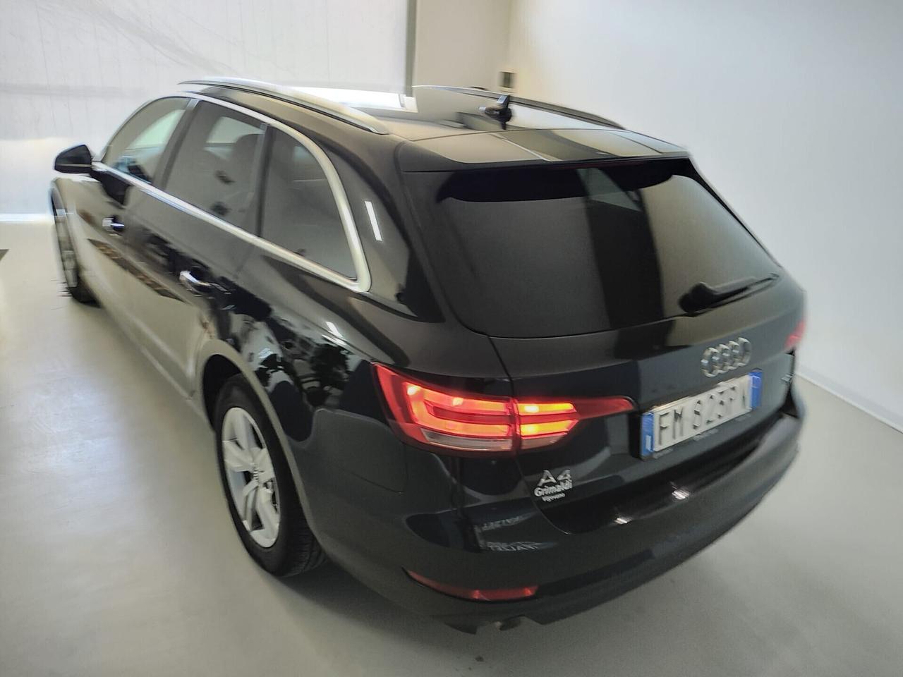 Audi A4 Avant 2.0 TDI 122 CV Sport automatica