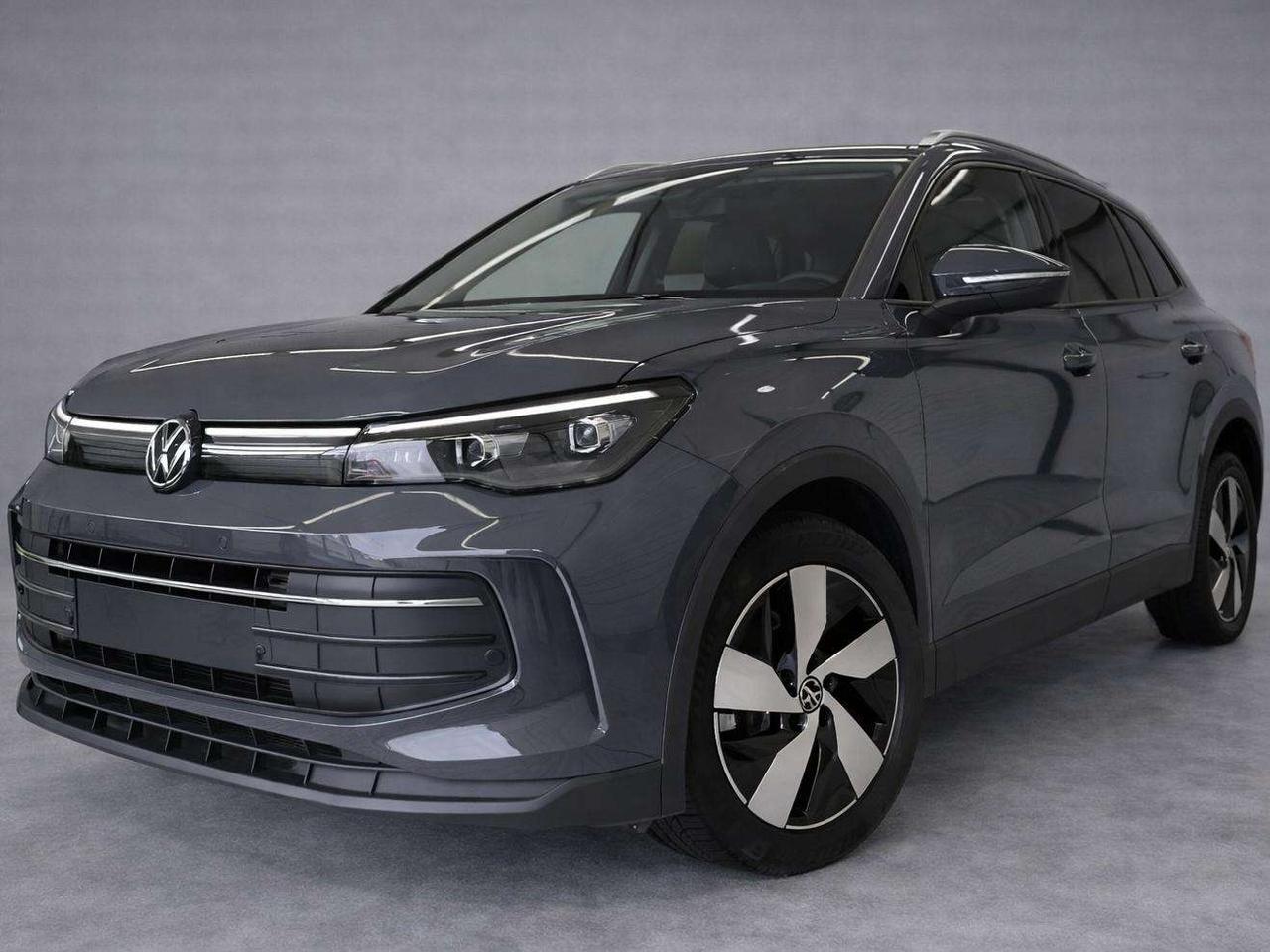 Volkswagen Tiguan Tiguan III 2024 1.5 etsi R-Line 150cv dsg