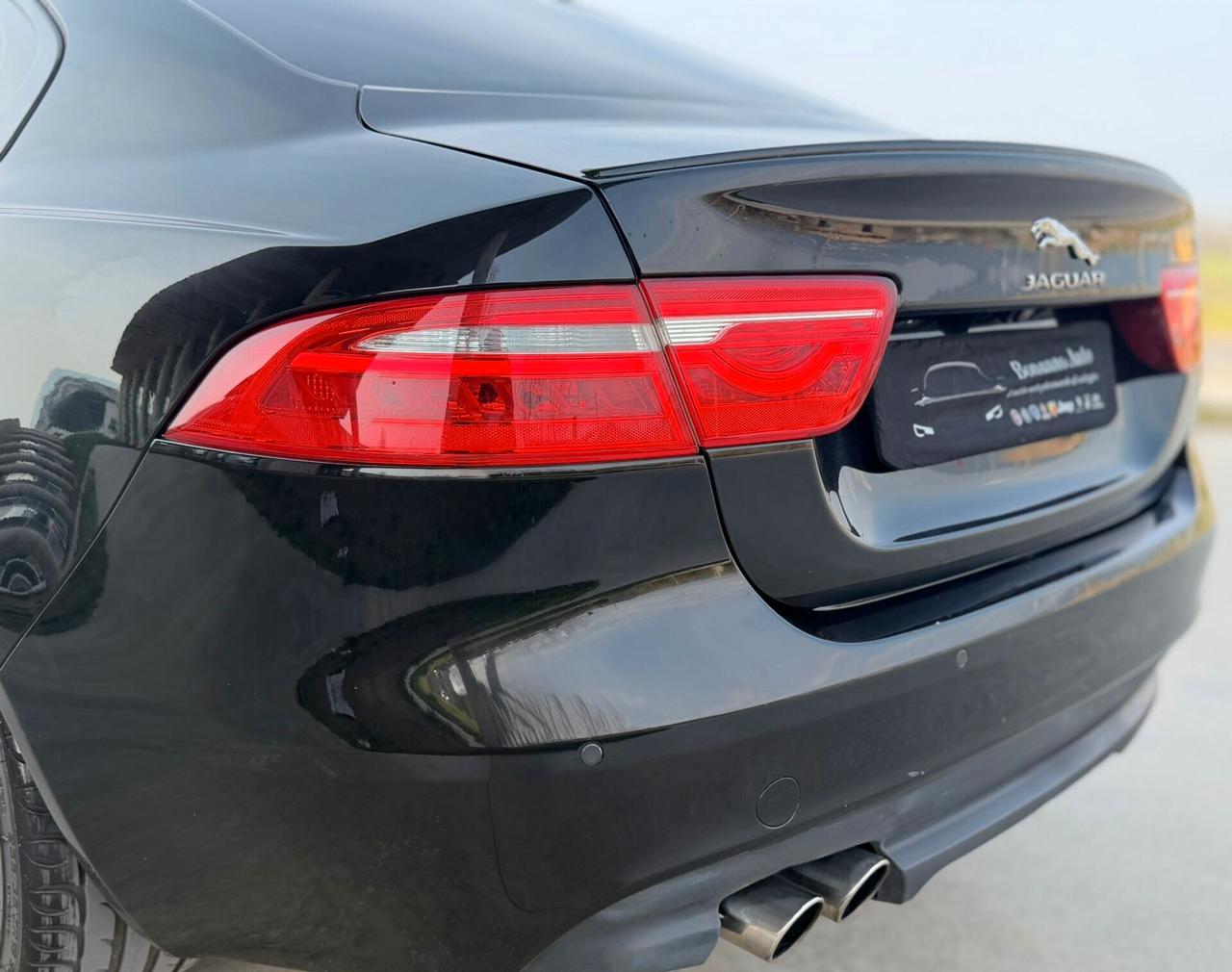 Jaguar XE 2.0 D Turbo R-Sport