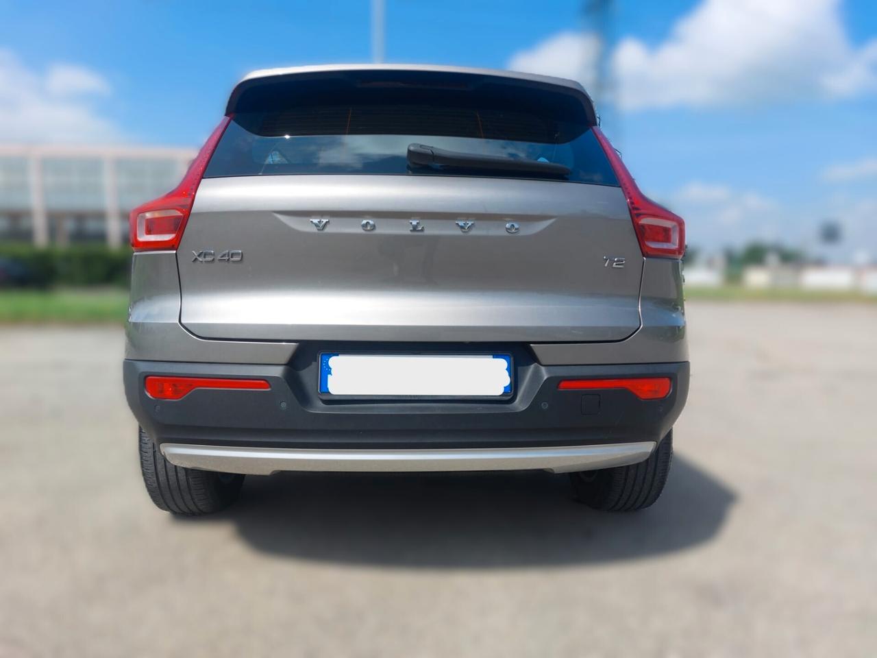 Volvo XC40 T2 Geartronic Momentum Pro