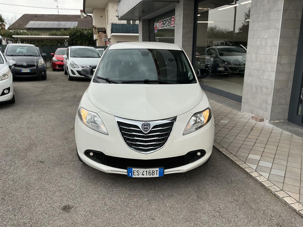 Lancia Ypsilon 1.2 benzina Neopatentati