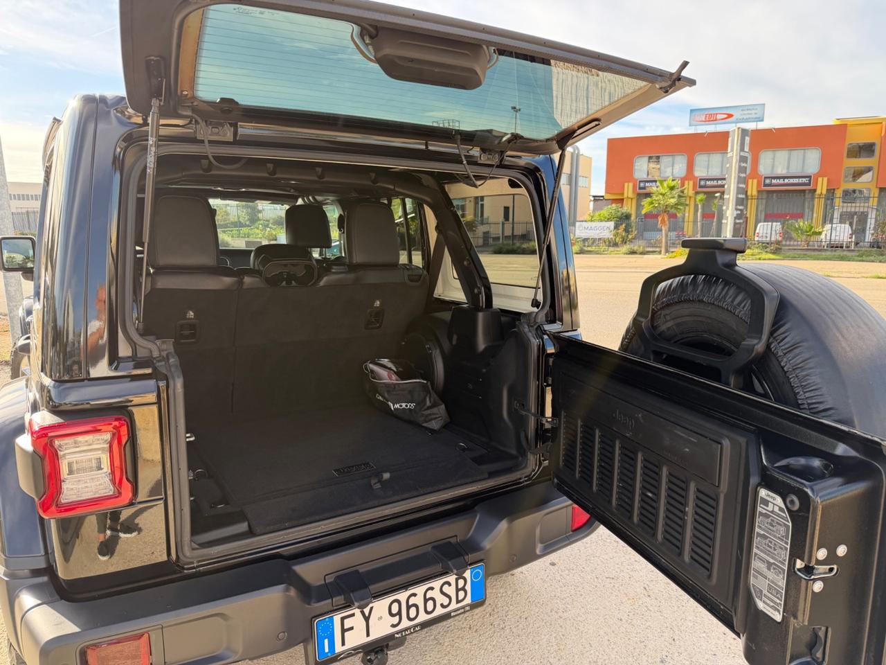 Jeep Wrangler Unlimited 2.2 Mjt II Sahara