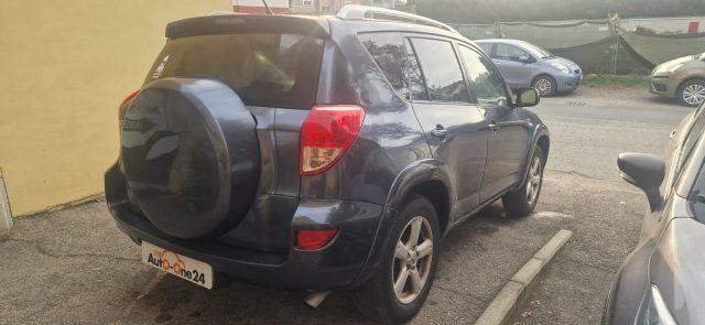 TOYOTA RAV 4 RAV4 2.2 D-4D 177 CV Luxury PER COMMERCIANTI