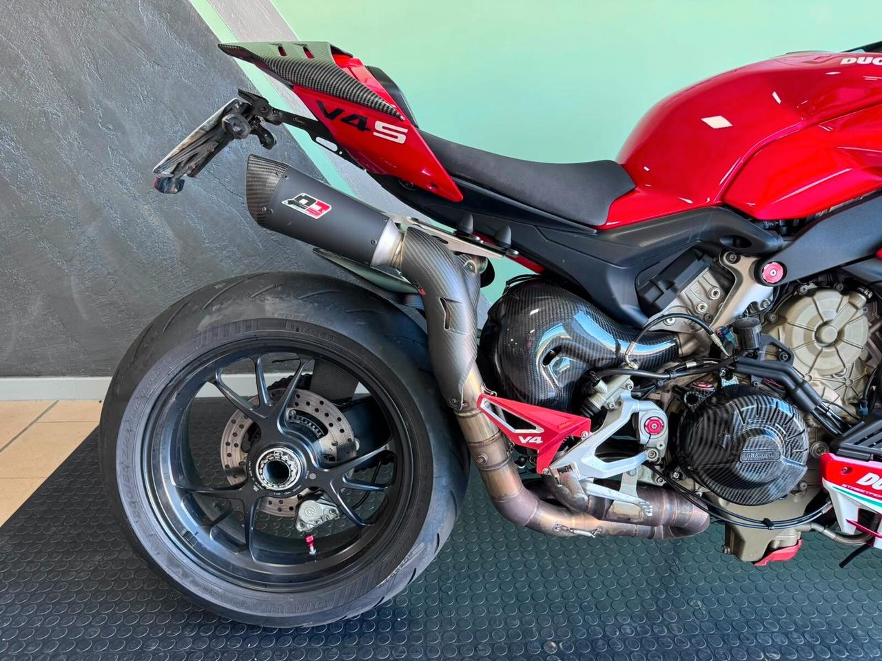 Ducati Streetfighter V4 S
