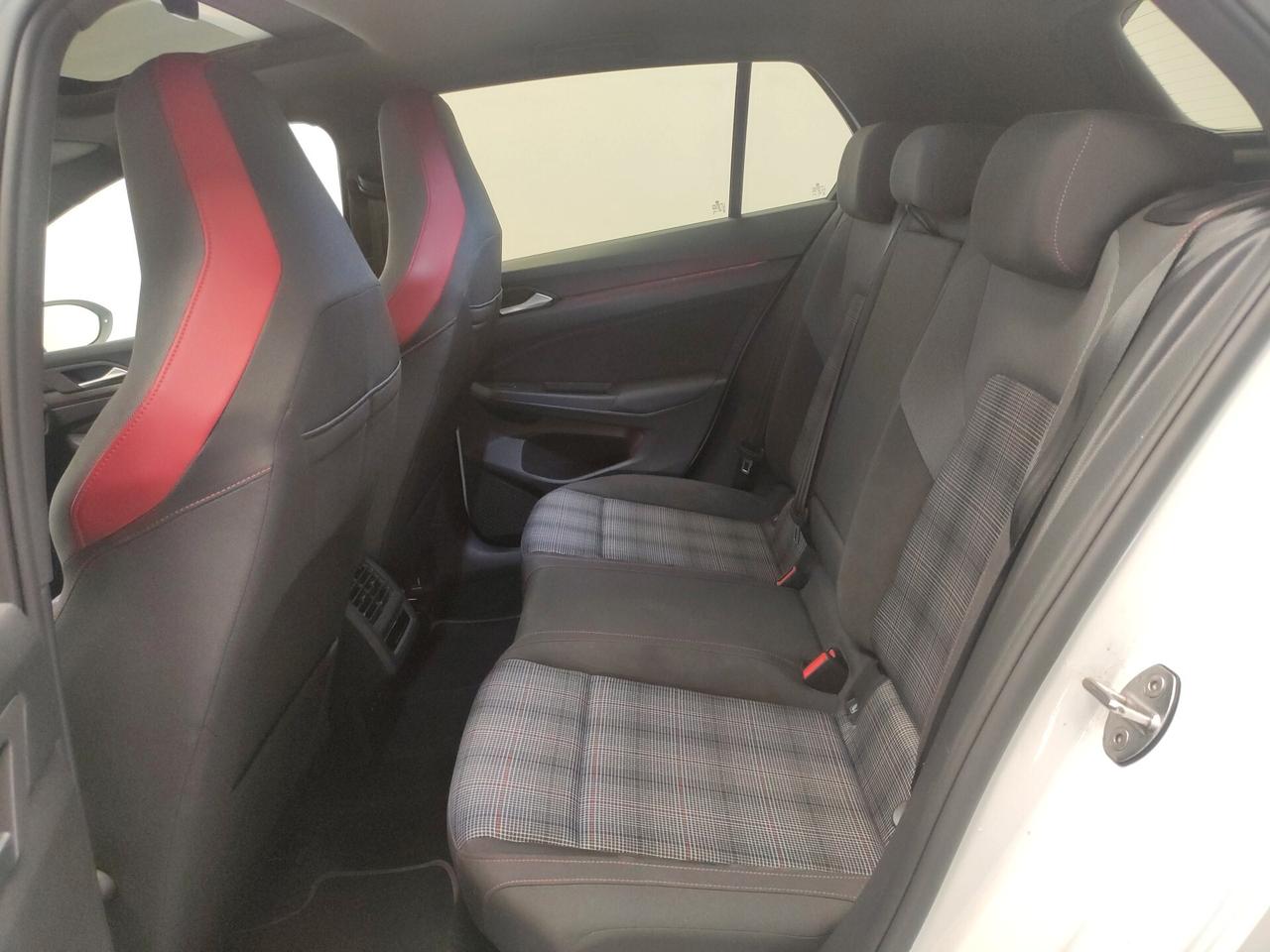 Volkswagen Golf GTI 2.0 TSI DSG