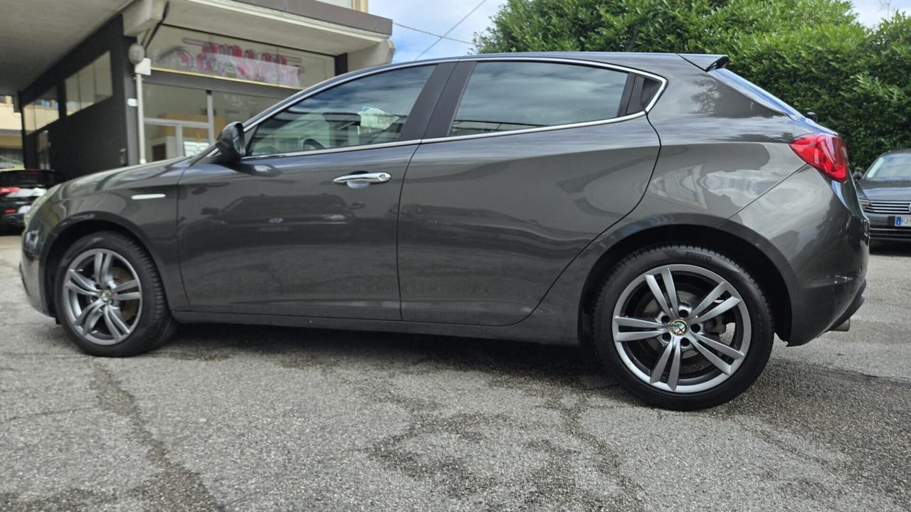 Alfa Romeo Giulietta 1.6 JTDm-2 105 CV Exclusive