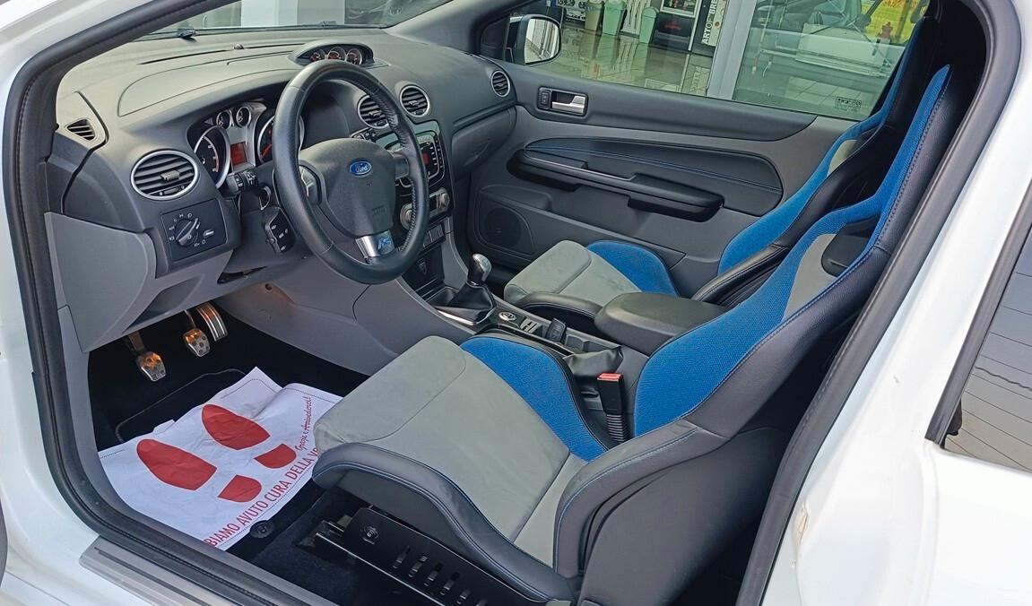 Ford Focus 2.5T (305CV) 3p. RS