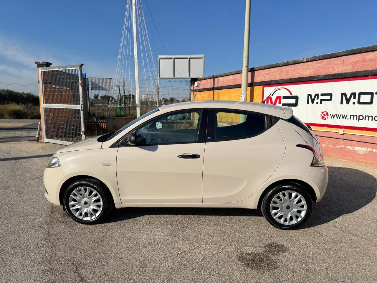 LANCIA YPSILON ELEFANTINO BLU 1.2 69CV 5P.