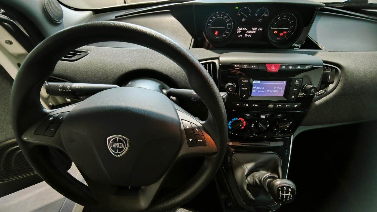 Lancia Ypsilon 1.0 FireFly 5 porte S&S Hybrid Silver Plus