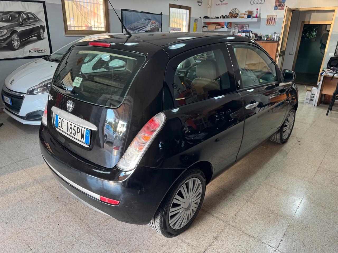 Lancia Ypsilon 1.2 cc. GPL Platino 77 cv. OK NEOPATENTATI