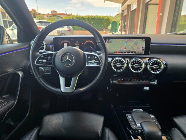MERCEDES-BENZ A 200 d Automatic LED Ambient 64 MBux Navi NIGHT Pack 18