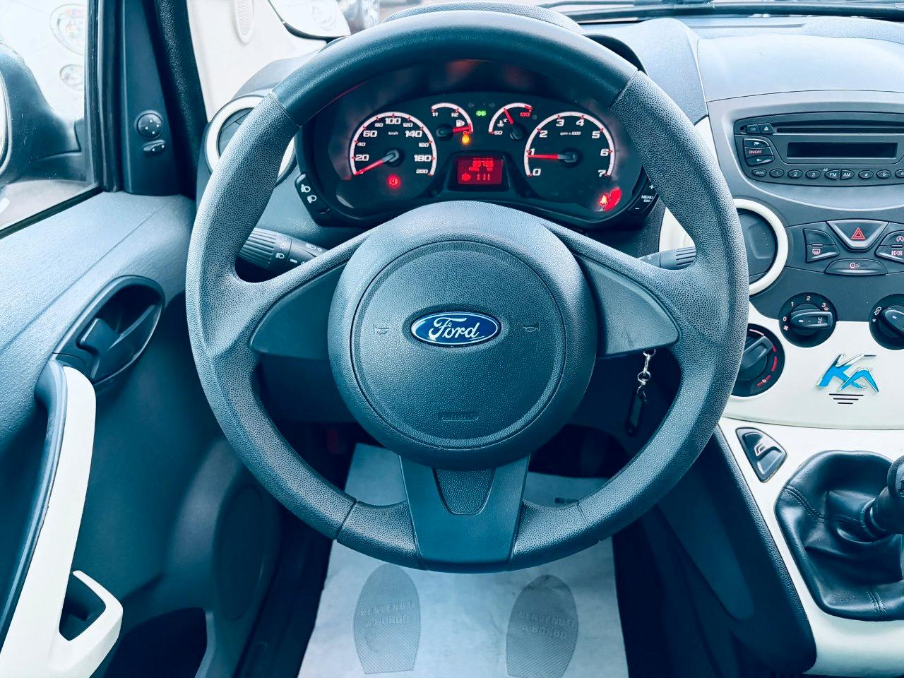 Ford Ka 1.2 Titanium c/esp,tcs 69cv E5