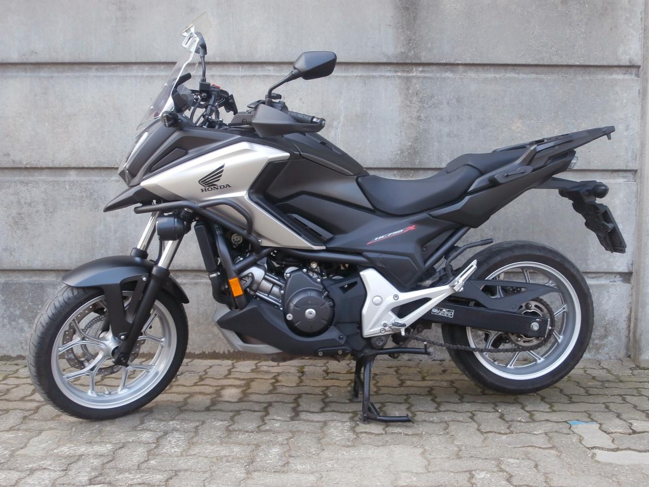 Honda NC 750 X DTC ABS Travel Edition del 2018 trapasso, tagliando e garanzia inclusi