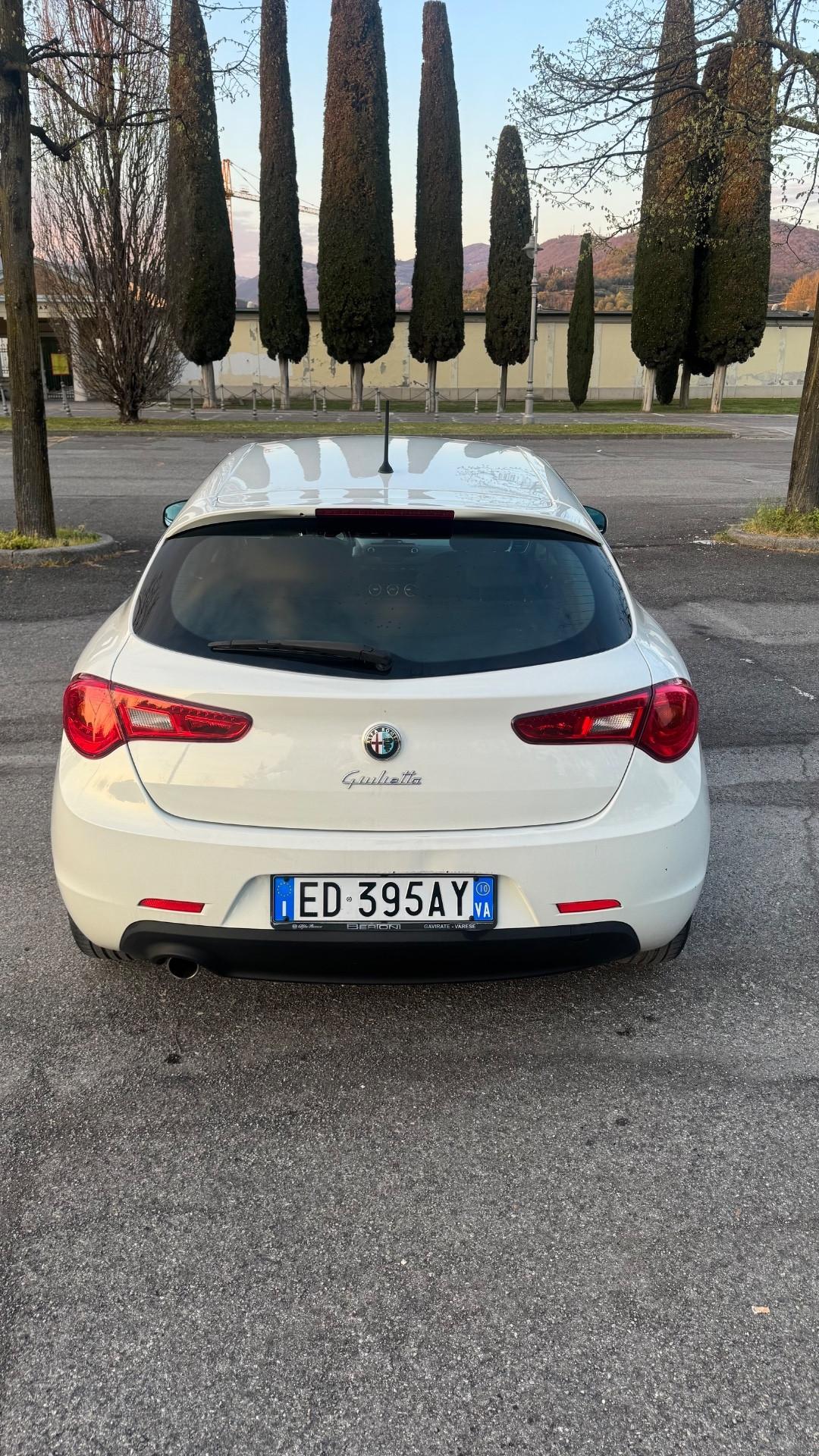 Alfa Romeo Giulietta 1.6 JTDm-2 Distinctive