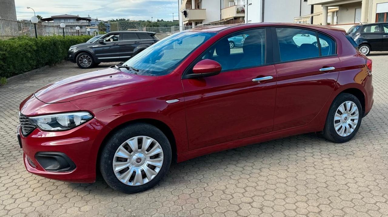 Fiat Tipo 1.6 Mjt S&S 5 porte Easy
