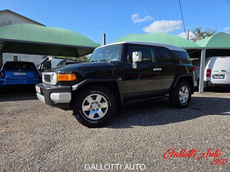 Toyota FJ Cruiser 4.0 benzina 239CV 2WD