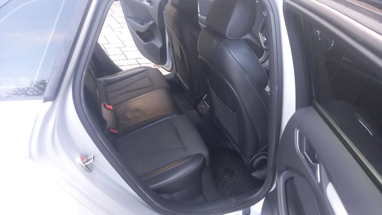Audi A3 SPB 1.8 TFSI S tronic Ambition 5porte pachetto S-line