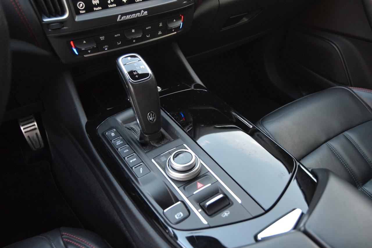 Maserati Levante GranSport 3.0D V6 UniPro/IVA