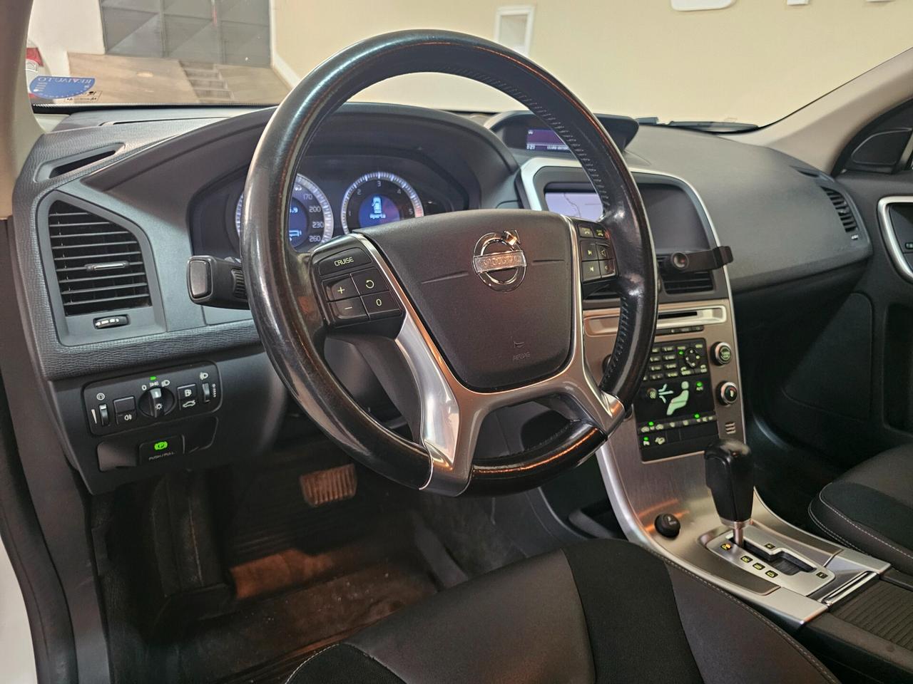 Volvo XC 60 XC60 D3 AWD Geartronic R-design