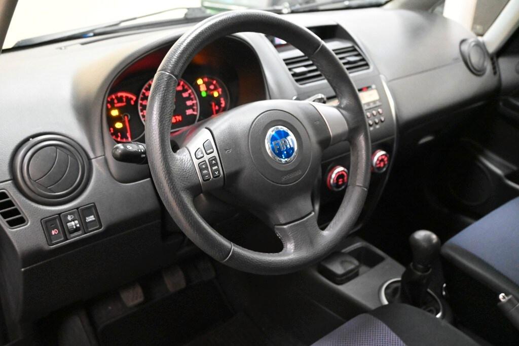 FIAT Sedici 1.6 16V 4x4 Dynamic