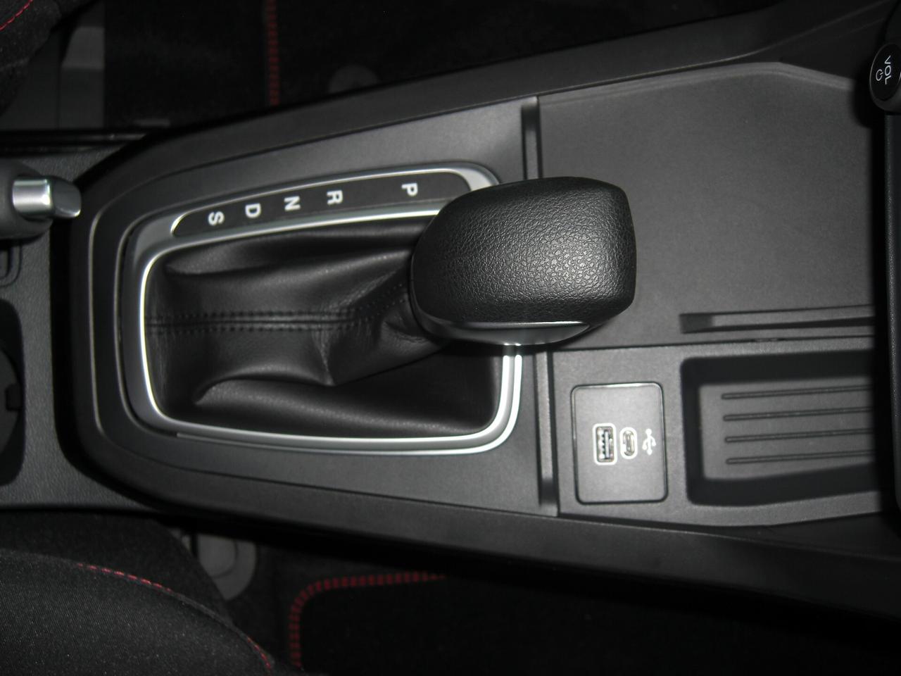 Ford Puma 1.0 EcoBoost Hybrid 125 CV S&S aut. ST-Line