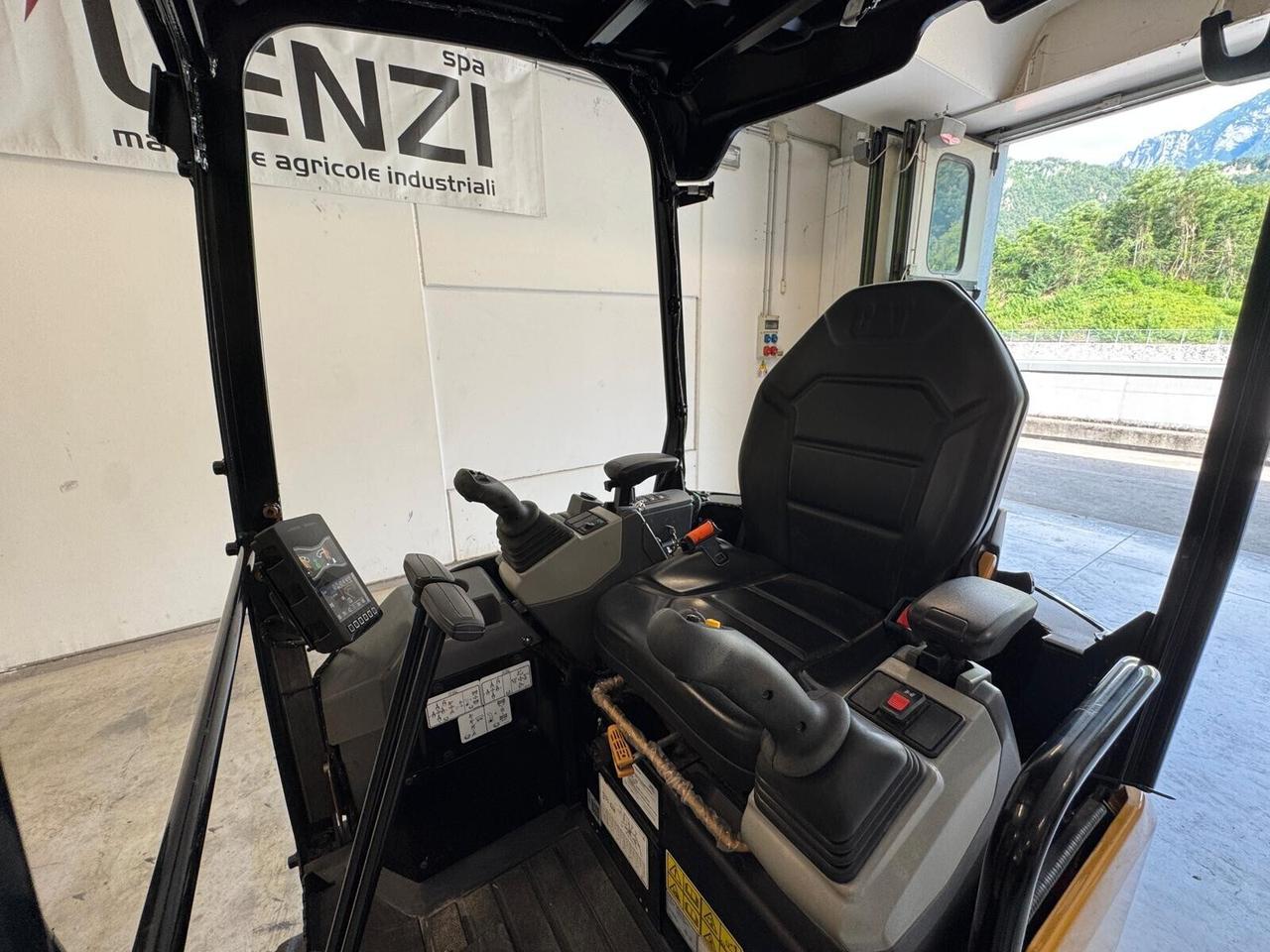 MINIESCAVATORE CATERPILLAR 301.7 CR