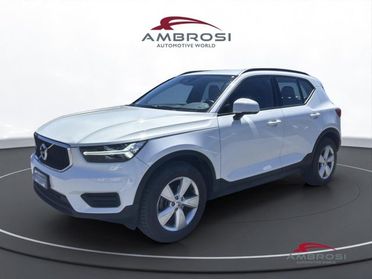 VOLVO XC40 T2 Momentum Core