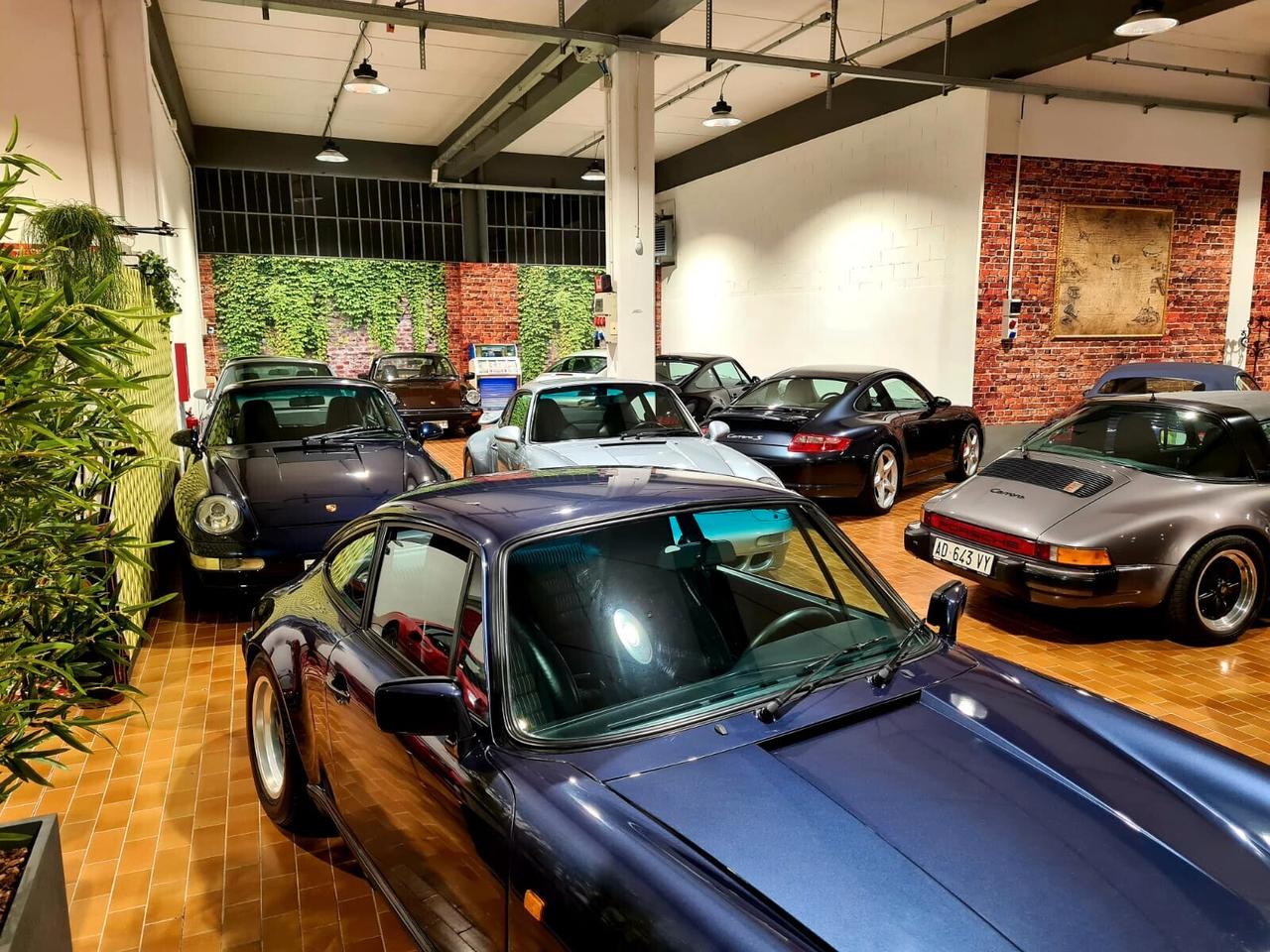 993 911 Porsche Carrera 4 Coupé Book Service Asi