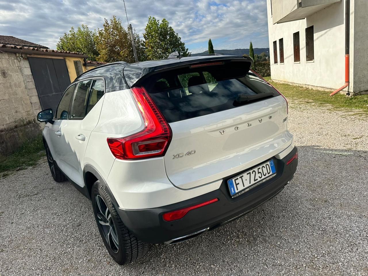 Volvo XC40 D3 AWD Geartronic R-DESIGN