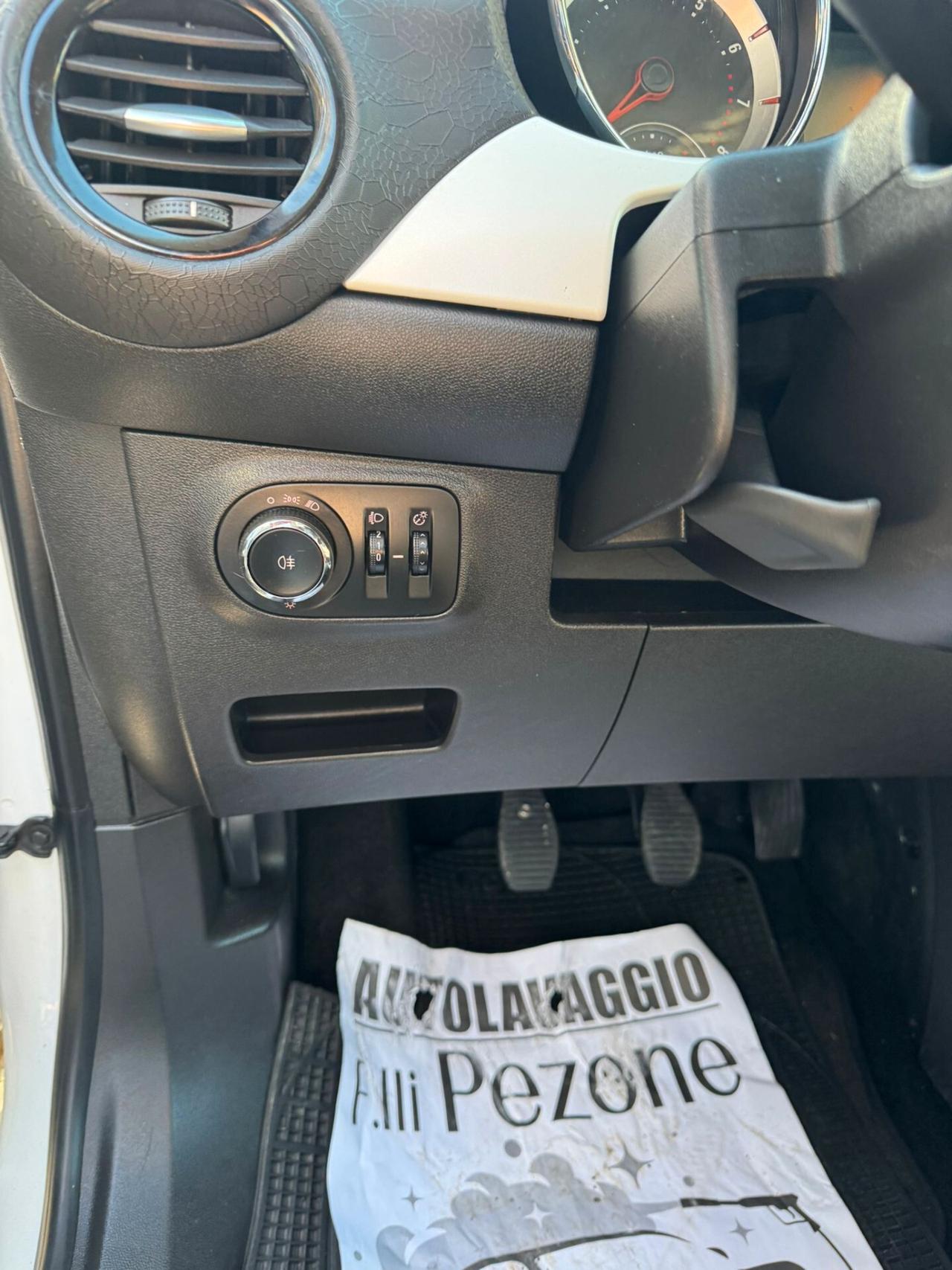 Opel Adam 1.4 87 CV GPL Tech Slam