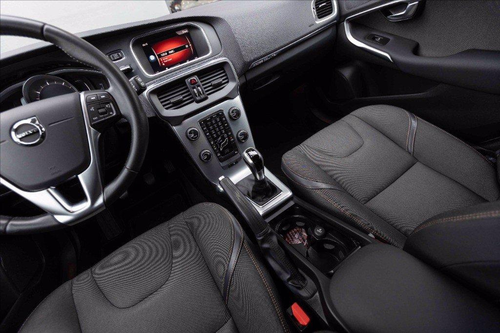 VOLVO V40 Cross Country 2.0 d2 Summum del 2017