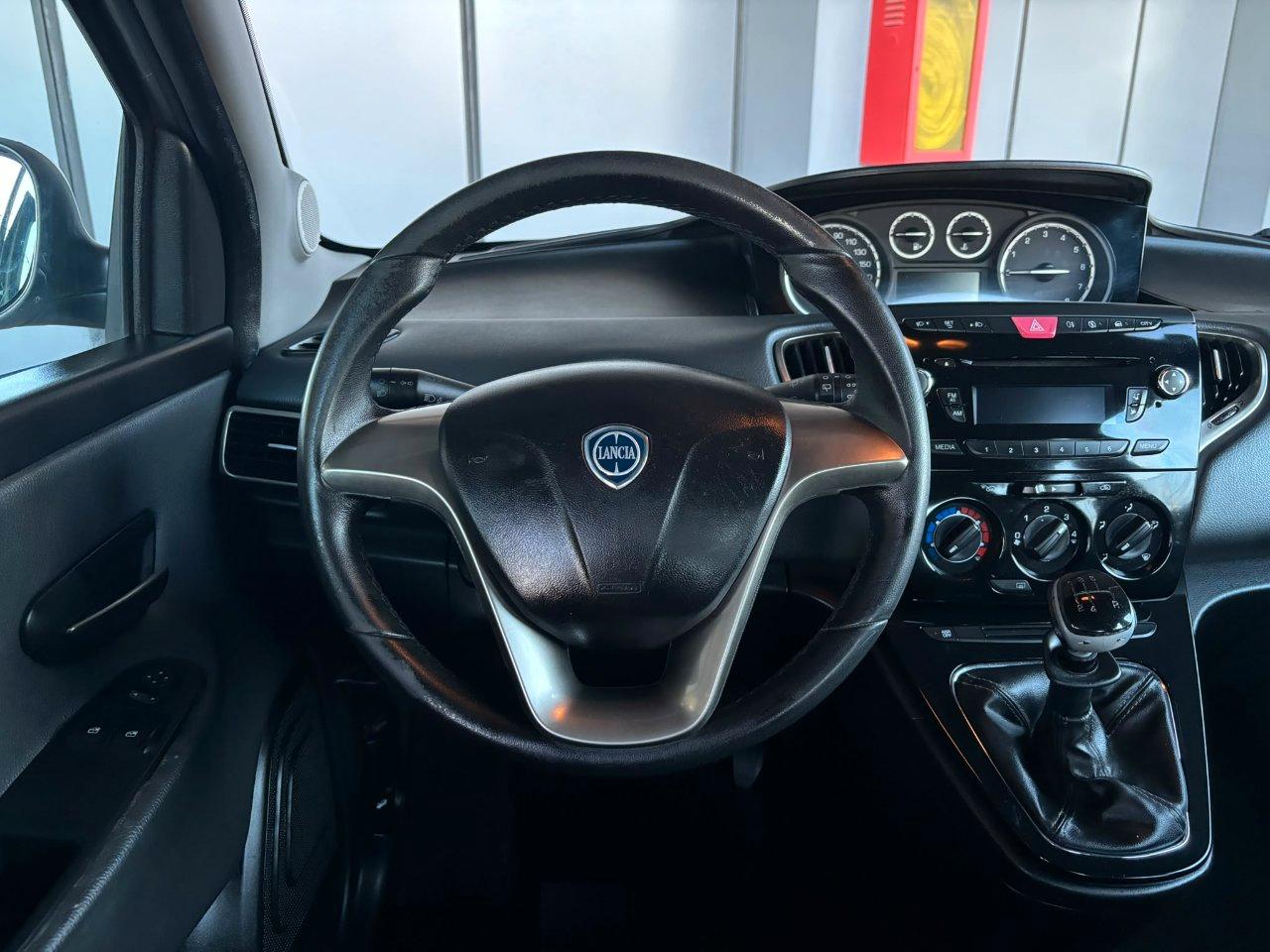 Lancia Ypsilon 5 Porte Ypsilon 1.2 8v Silver s&s 69cv E6