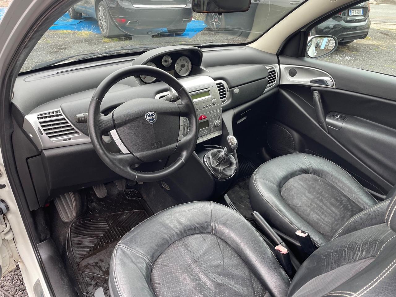 Lancia Ypsilon 1.2 Modamilano