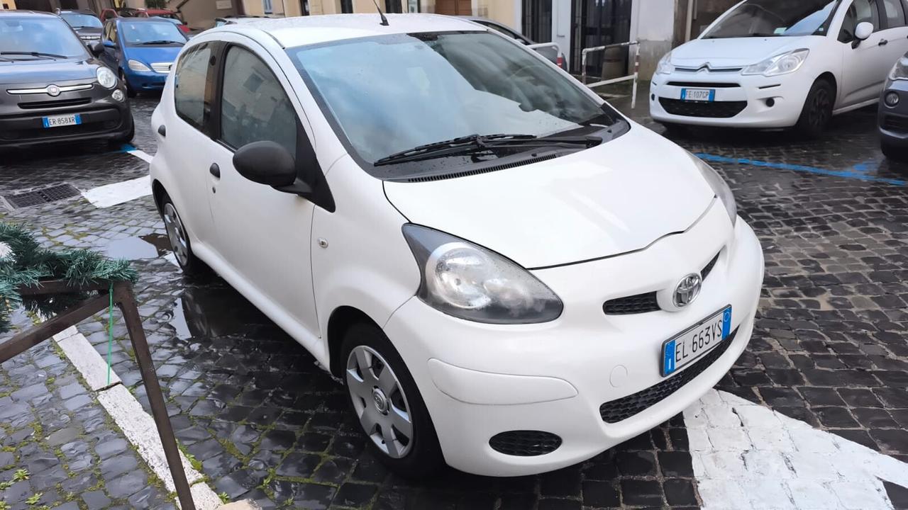 Toyota Aygo 1.0 12V VVT-i 5 porte connect