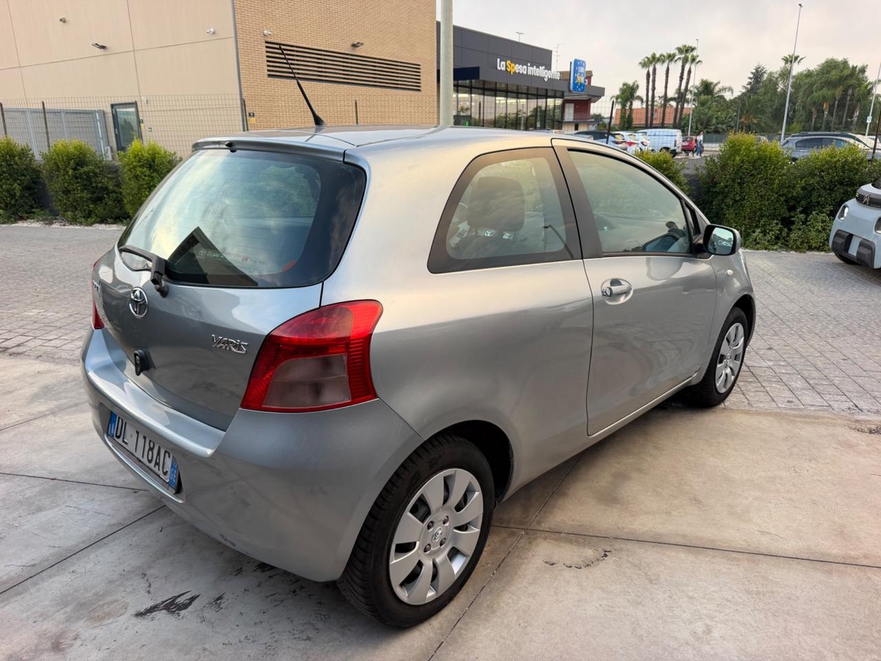Toyota Yaris 1.0 3 porte Sol