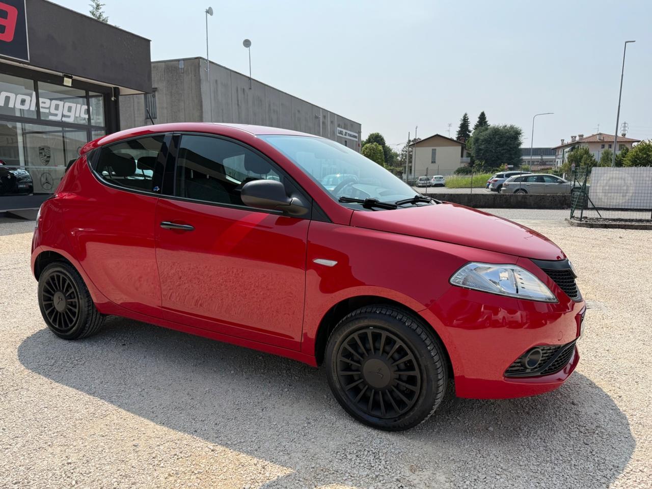 Lancia Ypsilon 1.2 69 CV 5 porte S&S Gold
