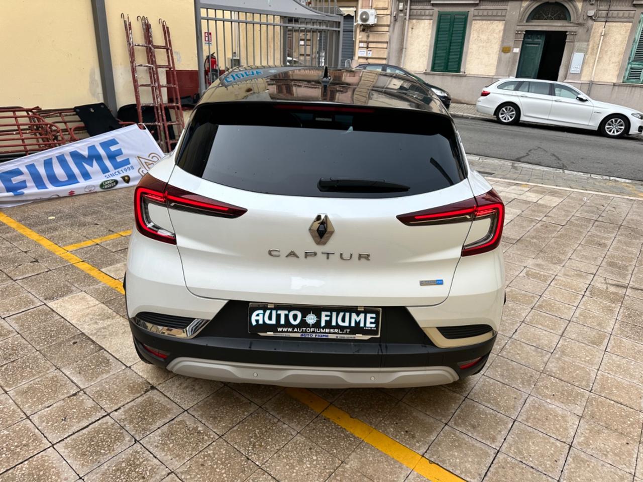 Renault Captur Plug-in Hybrid E-Tech Intens