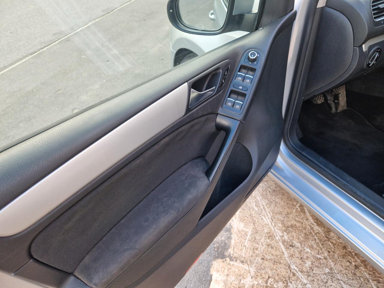 Volkswagen Golf 1.6 TDI DPF 5p. Highline