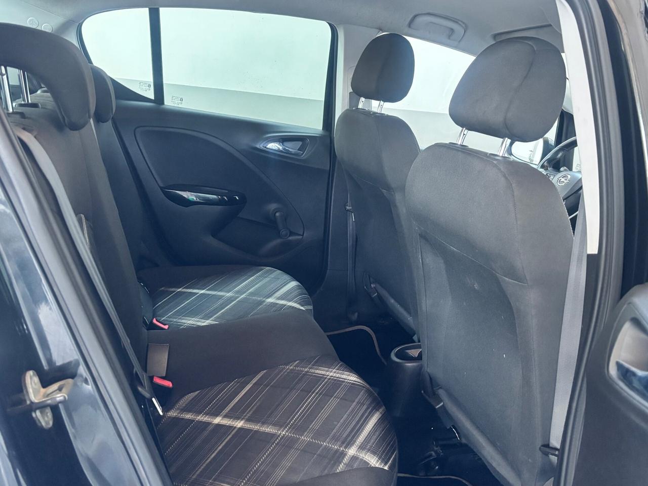 Opel Corsa 1.2 5 porte b-Color