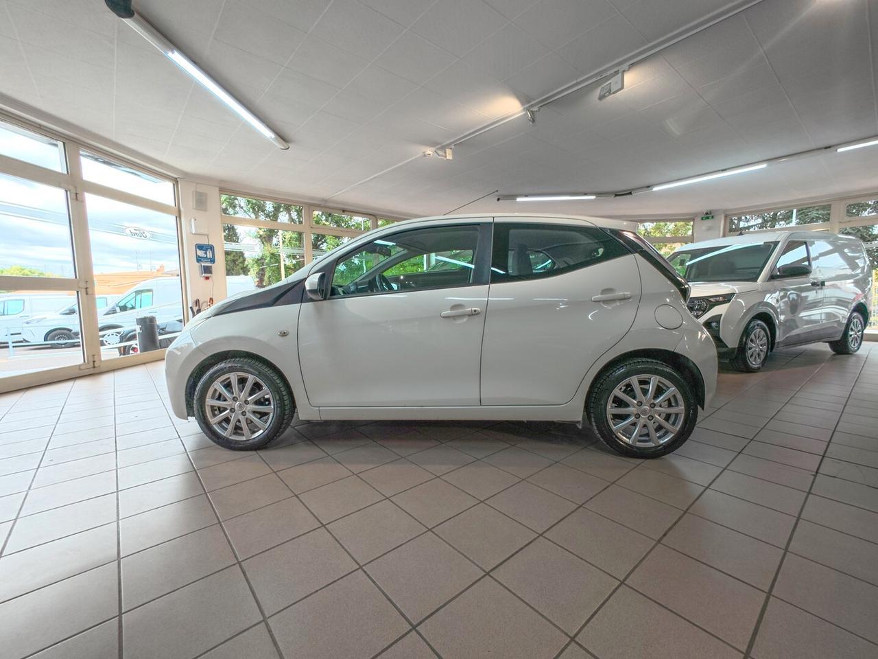 Toyota Aygo 1.0 VVT-i 69 CV 5 porte x-cool