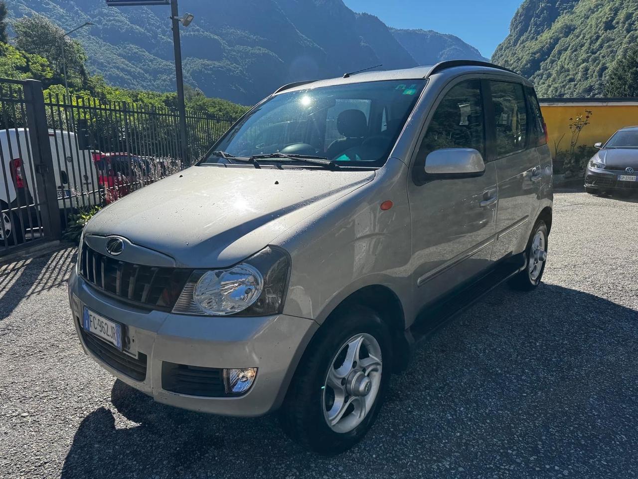 Mahindra Quanto C8 2.2 4WD N1