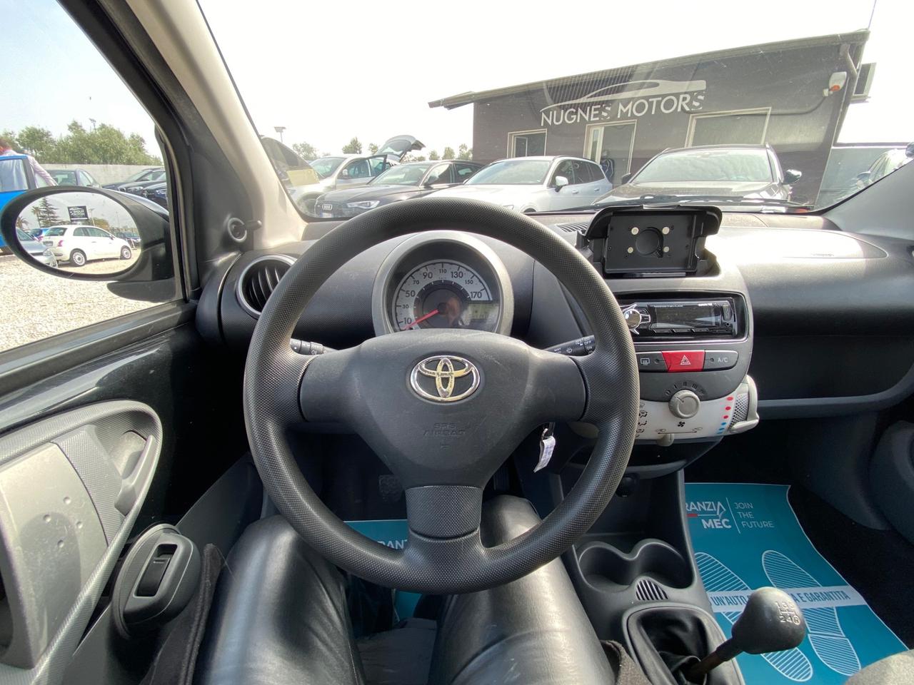 Toyota Aygo 1.0 12V VVT-i 5 porte Sol UNICO PROPIETARIO NEOPATENTATI GARANZIA 12 MESI