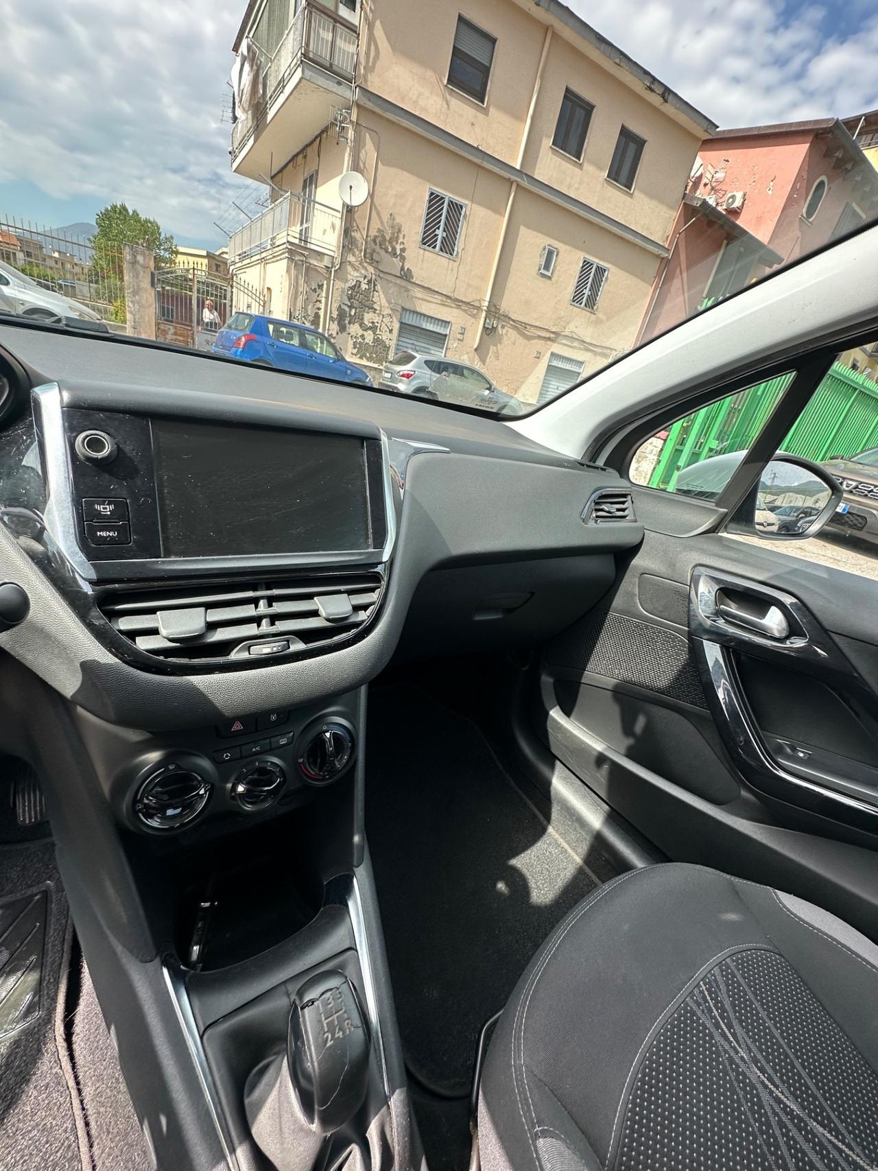 Peugeot 208 1.4 HDi 68 CV 5 porte Access