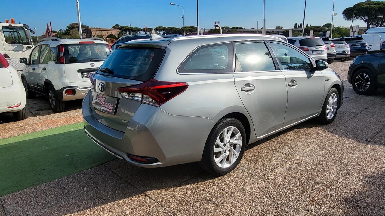 Toyota Auris Touring Sports 1.8 Hybrid Lounge