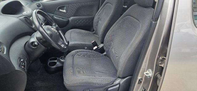 TOYOTA Yaris Verso 1.3i 16V cat Sol '03