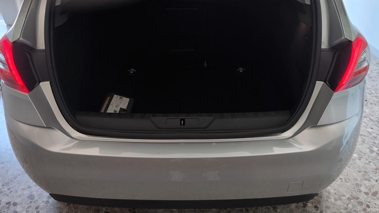 Peugeot 308 BlueHDi 120 S&S EAT6 Allure