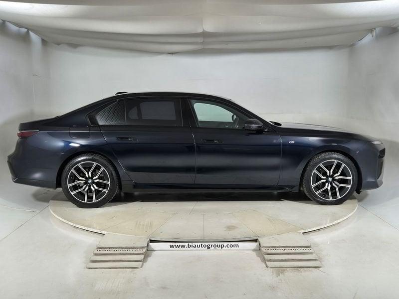 BMW Serie 7 G70 2022 740d mhev xdrive MSport auto