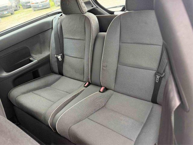 VOLVO C30 1.6 R-Design