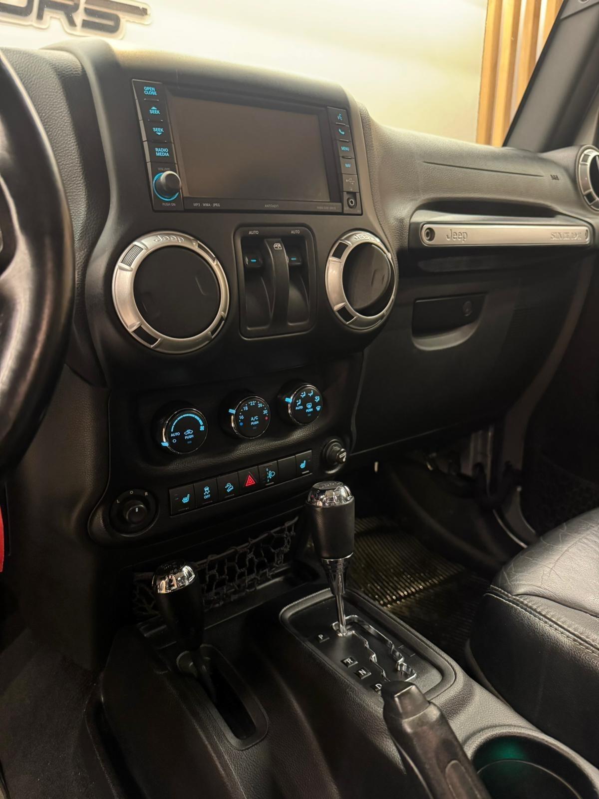 Jeep Wrangler 2.8 CRD SAHARA UNLIMITED PARI AL NUOVO restilyng