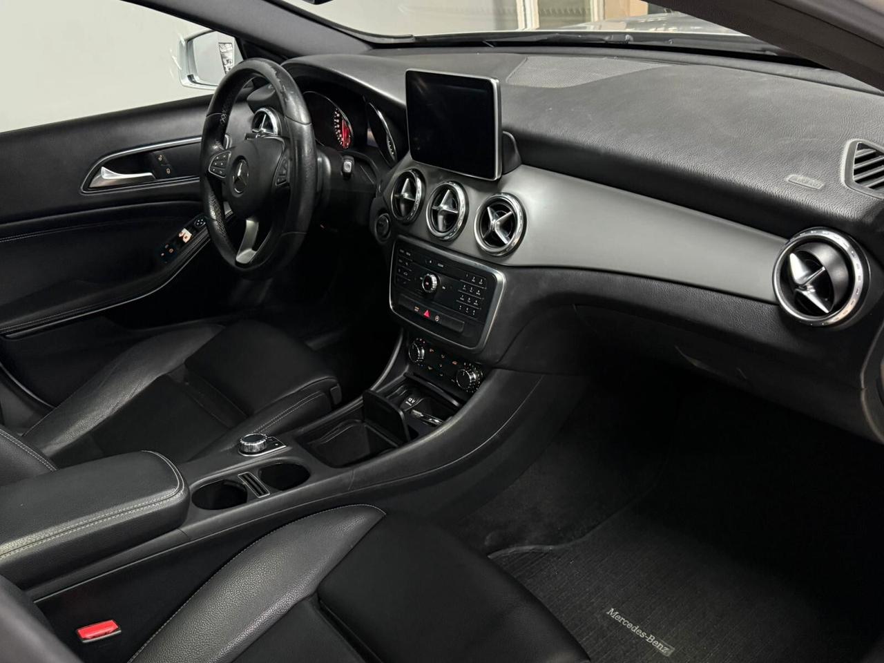 Mercedes-benz GLA 200 d Automatic Sport Tetto Panoramico